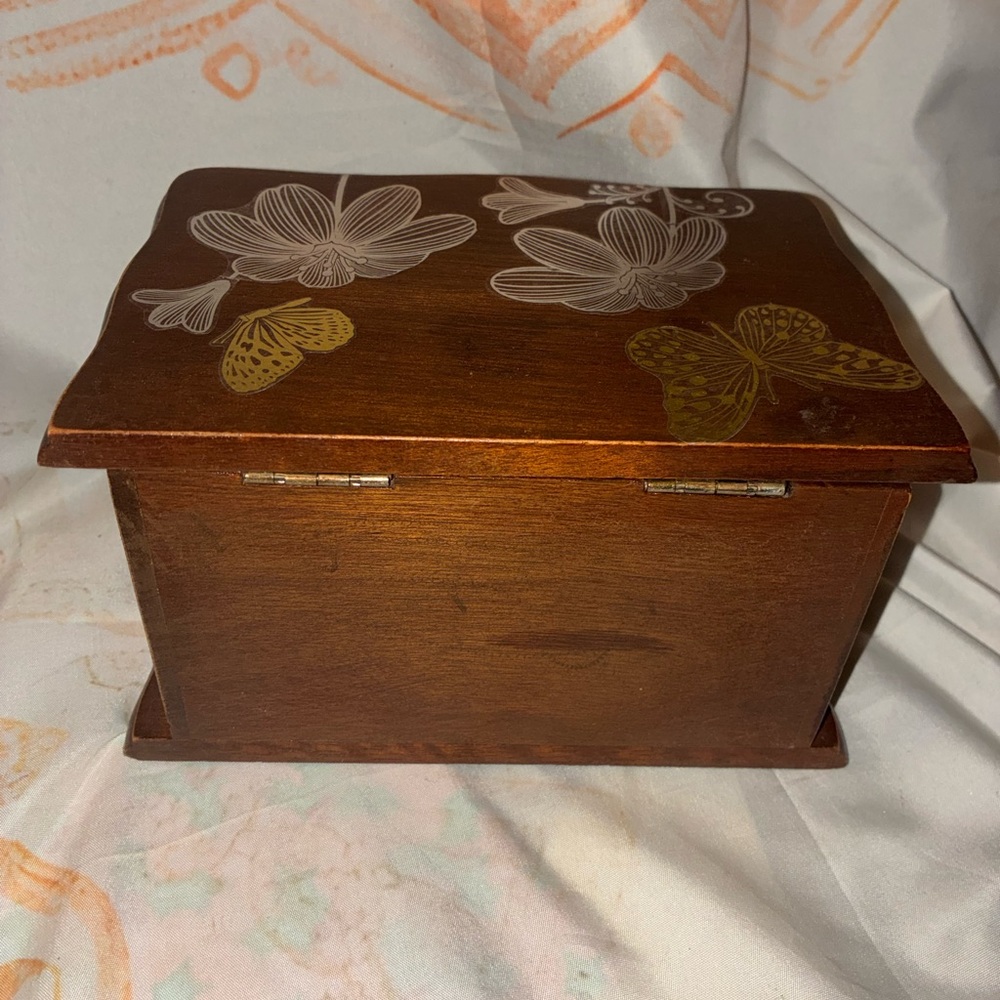 Wooden Jewelry Box with Figurines - Picture 9 of 11